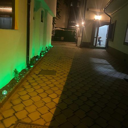 Hostel Cazan House Bukarest Exterior foto