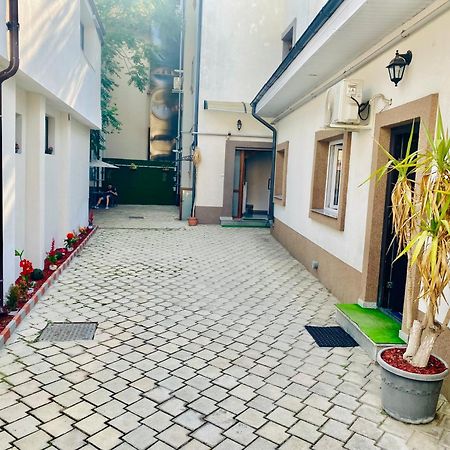 Hostel Cazan House Bukarest Exterior foto