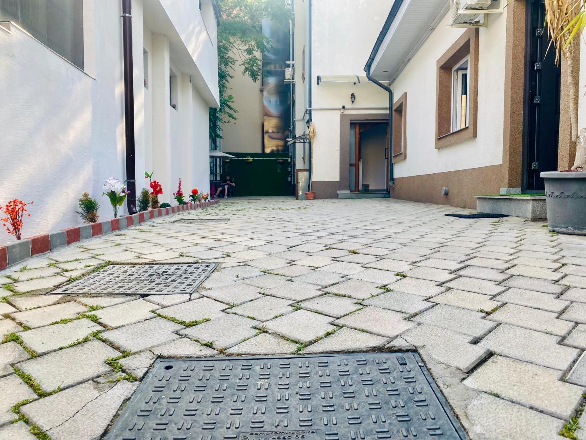 Hostel Cazan House Bukarest Exterior foto