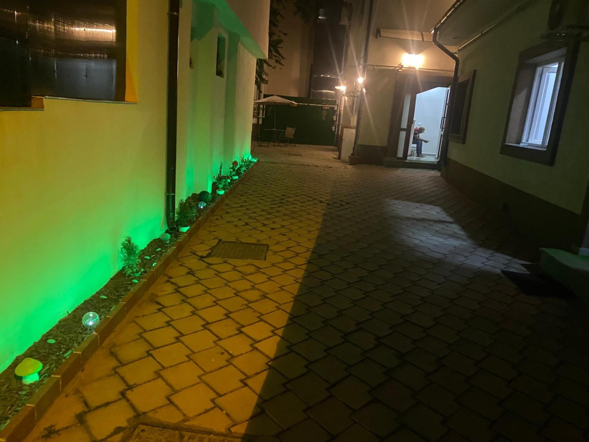 Hostel Cazan House Bukarest Exterior foto