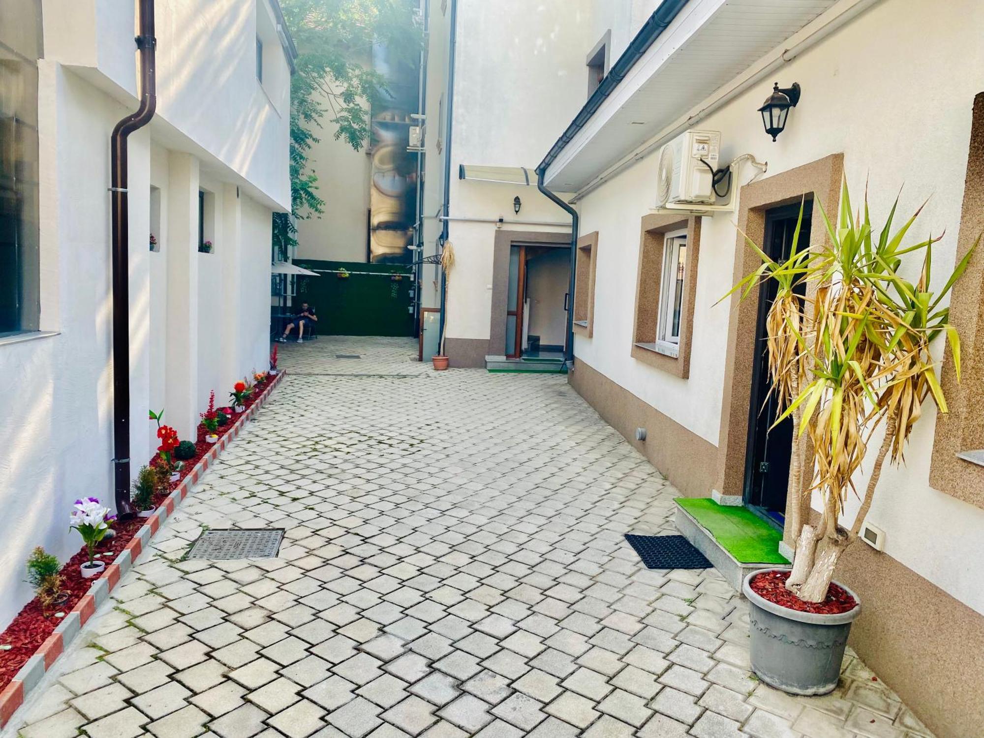 Hostel Cazan House Bukarest Exterior foto